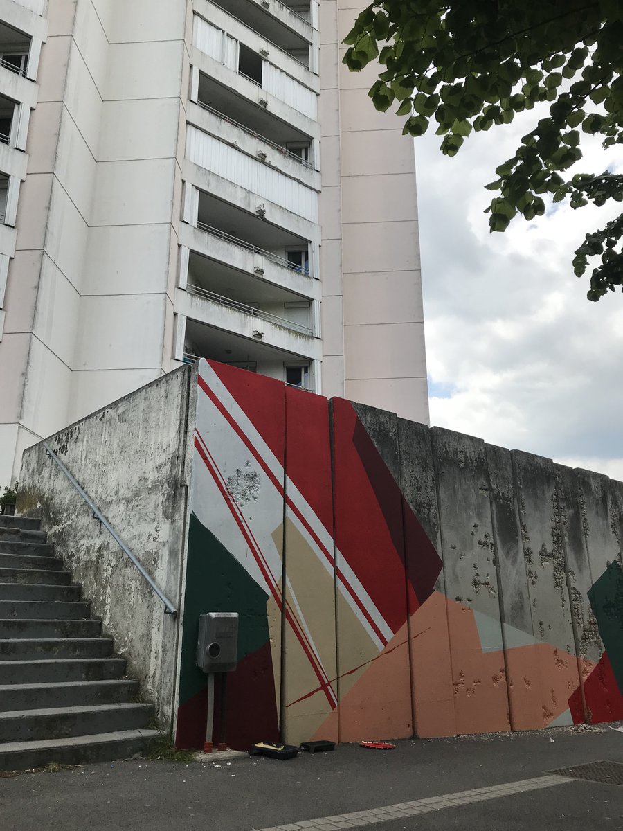 LeFoyerRemois's tweet photo. Festival les #Urbanités à #Reims. Mise en valeur du #patrimoine du @LeFoyerRemois sur le quartier Wilson @VilledeReims par #AMOSE. #art #streetartist https://t.co/MddbF48rx1