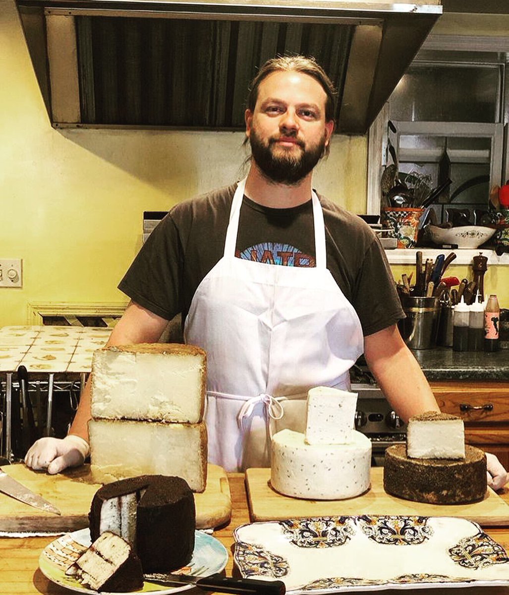palagiaccio's tweet photo. I nostri formaggi in America in degustazione presso @cafecapriccioalbany a New York!! #palagiaccio #palagiacciocheese #newyork #newyorkcity #cowfarm #foodporn #cowlife #cowcheese #italiantaste #italianexcellence #tuscany #km0 https://t.co/5NFsFQ8XPZ
