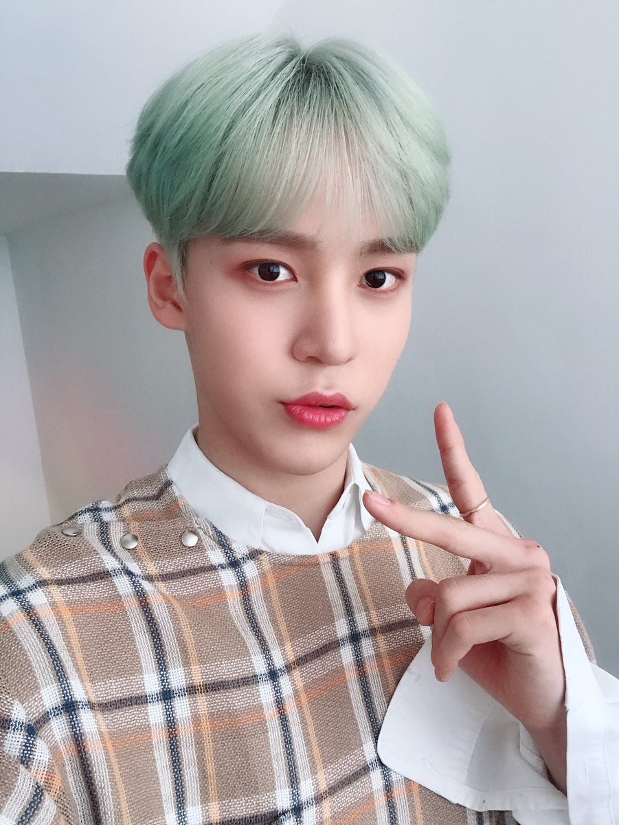 ATEEZUS's tweet photo. [#윤호] ATINY I waaaant to see you 💋💋💕 How is our teaser?
#ATEEZ #에이티즈 @ATEEZofficial 

©️ ATEEZ, Twitter https://t.co/DrfwcilnmF