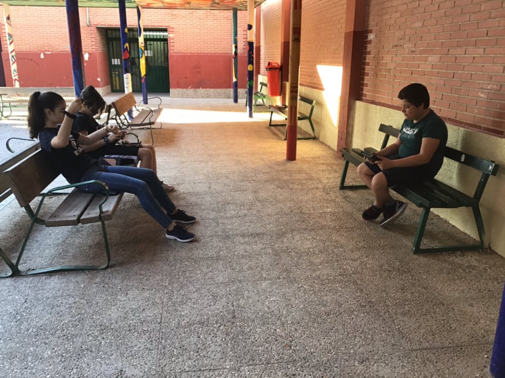 Perduts2's tweet image. Estamos realizando el vídeo final de todas las semanas en geografía, estamos a tope💪🏼😛#4El #geografia #grabando #indiosamericanos