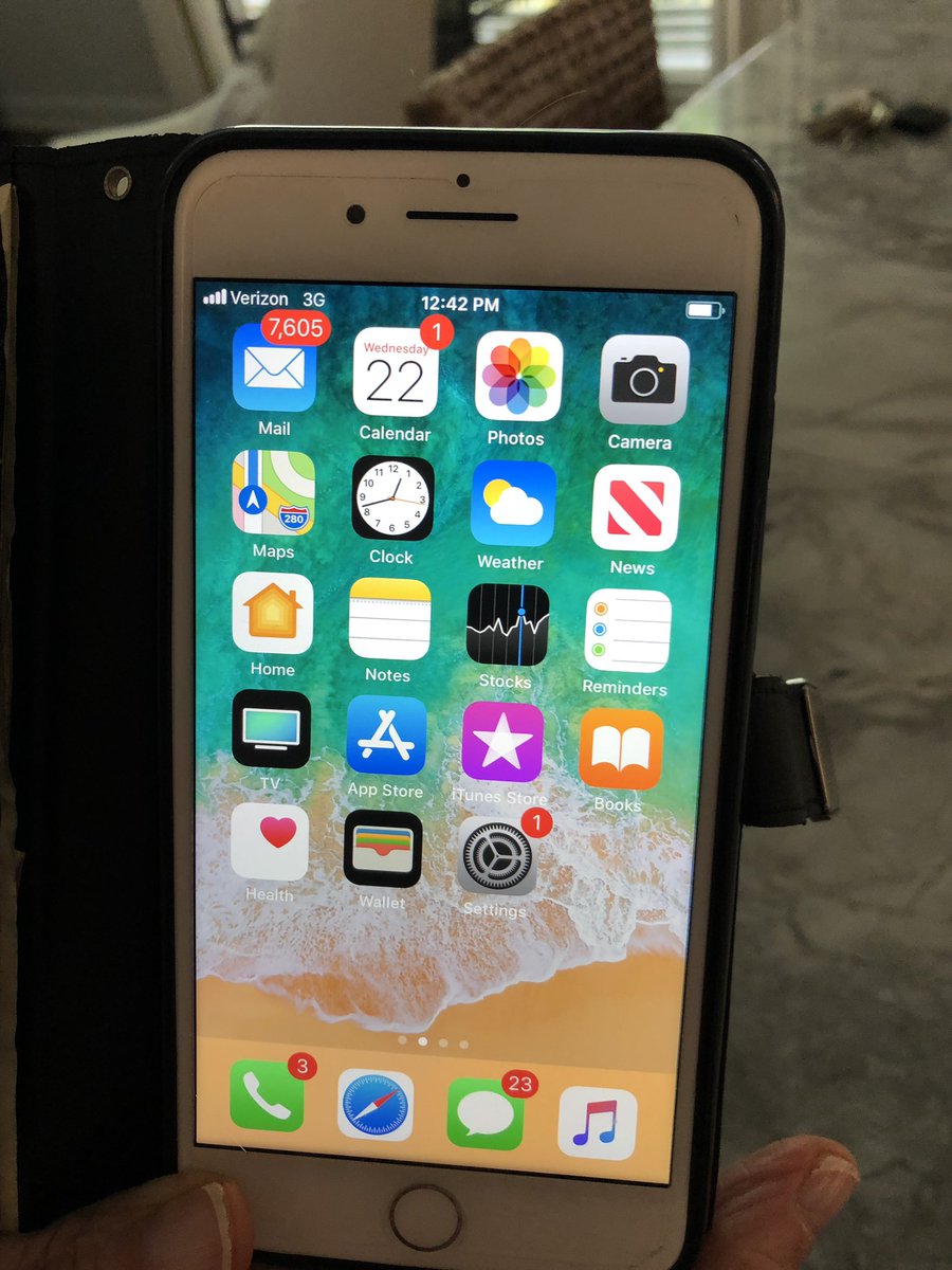 DianeTate's tweet photo. How?  My dear friend. Just how does this happen? 7,605  #Emails #FriendsPhone 😳😳😳😳😳😳 https://t.co/tvAy7iaIg7