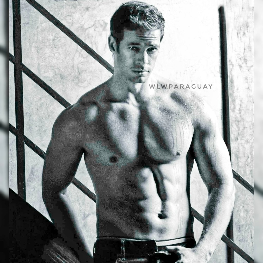 WLWParaguay's tweet photo. UFF 😰😲🤤🤤🤤😜💧💧💧💧💧❤️ Quien fuera GOTA 😂😂#Memories @willylevy29 #WilliamLevy #willevy #Mrlevy #amazing https://t.co/Z0FiPuNGEj
