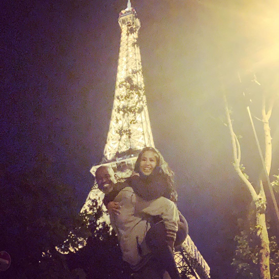 AirCollect_FR's tweet photo. Reposting @brianmcknight23:
...
"Late night snack and cocktails at midnight under the #eiffeltower sorry fellas all that booty is all mine lol till next time Paris #paris #iloveourlife #brianized #mrandmrsmcknightworldtour19 #eurotour19" We ❤️ Eiffel Tower https://t.co/Mc0Nhw12bC