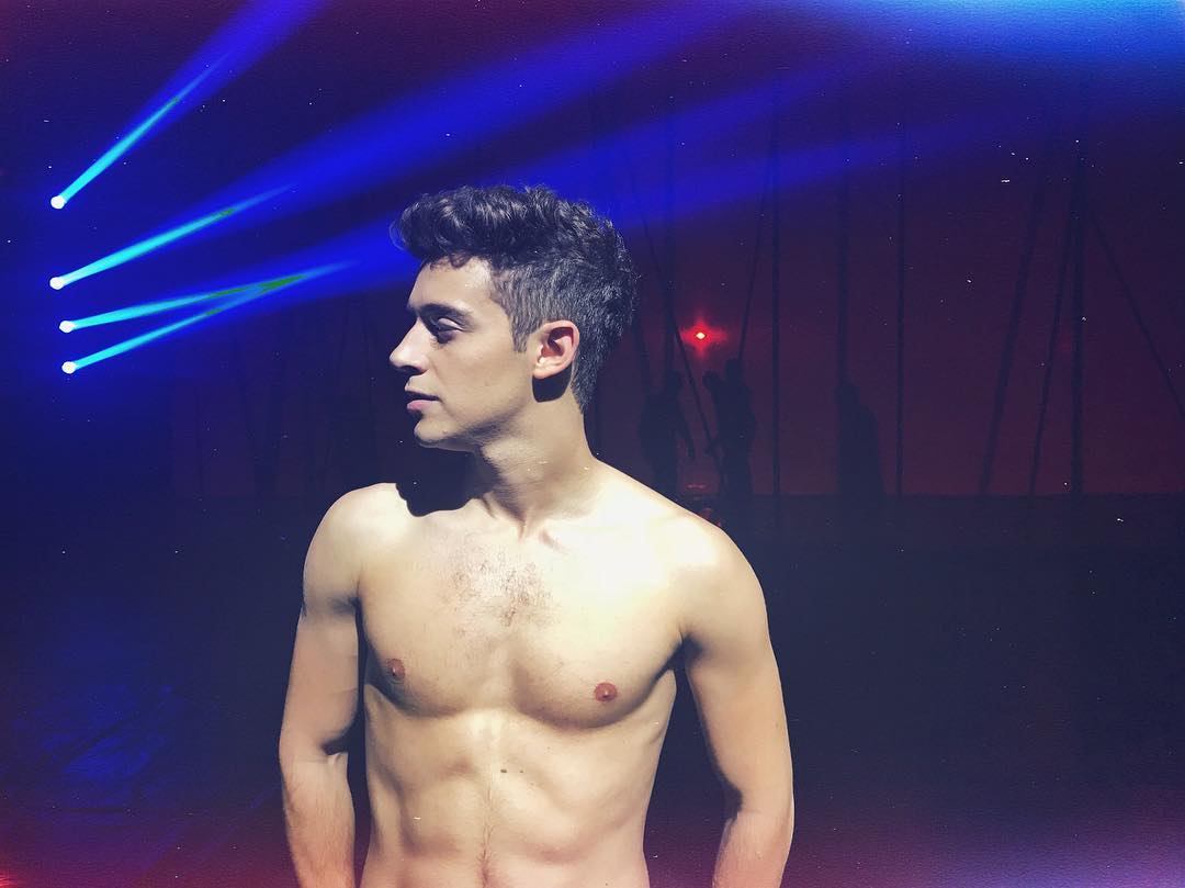 RonderCo's tweet photo. Los chicos sexys https://t.co/kxqZSX2nTQ