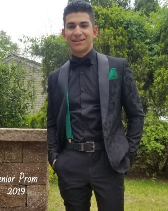 chazmatazztr's tweet image. Looking great Brandon, Reagan &amp;amp; Ryan!!!! Thanks for choosing @chazmatazztr. 
.
.
.
.
#promnight #dinnerjacket #talliaorange #prom #GQStyle #europeanfashion #suitandtie #TomsRiver #BrickNJ #Manahawkin #ForkedRiver #barnegat #jerseyshore #waretown #Tuckerton #neptunenj #tuxswag