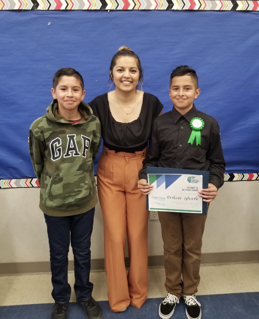 MReyes_AVID's tweet photo. Pathway to the Seal of Biliteracy Award- congrats scholars & parents! The most rewarding part of being a dual immersion 6th grade teacher! #SiSePuede #GoPandas #siblingaftersibling @PricePandas #mylastclass https://t.co/k1zwKEDXNR