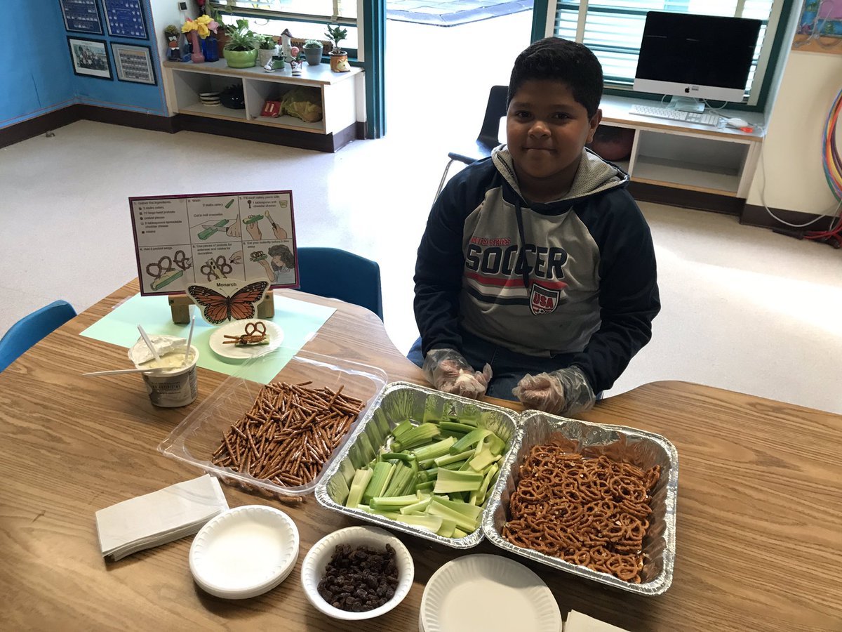 paulajboys's tweet photo. Kindergarten classes showcased amazing work and the VIPS just wonโt stop! ๐We love how our middle school mentor helped create edible butterflies. ๐#ProudToBeLBUSD #180daysofwhy #robinsonrocks @jrobacademy42 https://t.co/CqNCrSH1ue