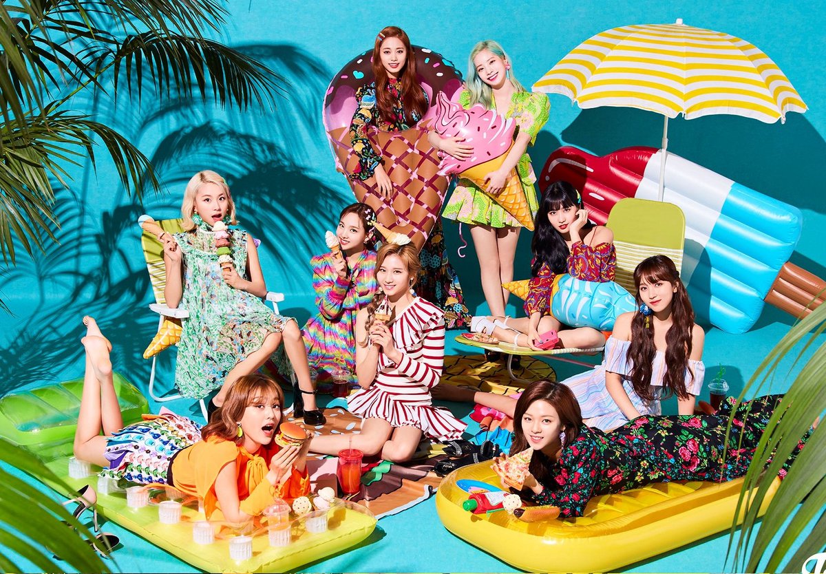 SubjectKpop2's tweet photo. the TWICE Japan's display picture 

sun (day) and moon (night) concept for Happy Happy &amp; Breakthrough 😮 https://t.co/4ZmQe2WT0h