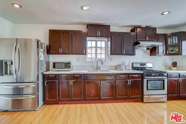 RealtorMLEE's tweet photo. πInglewood House - Just Listedπ
3 bed - 2 bath - 1,188 sqft - 4,801 sqft lot - $575k
*Buyers message me to check it out* -listing is from a team member
#inglewoodhomes #nflstadium #clippersbasketballarena #recessedlighting #quartzcountertop #househunting #firsttimehomebuyer https://t.co/bcwURdGrRL