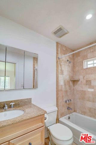 RealtorMLEE's tweet photo. πInglewood House - Just Listedπ
3 bed - 2 bath - 1,188 sqft - 4,801 sqft lot - $575k
*Buyers message me to check it out* -listing is from a team member
#inglewoodhomes #nflstadium #clippersbasketballarena #recessedlighting #quartzcountertop #househunting #firsttimehomebuyer https://t.co/bcwURdGrRL