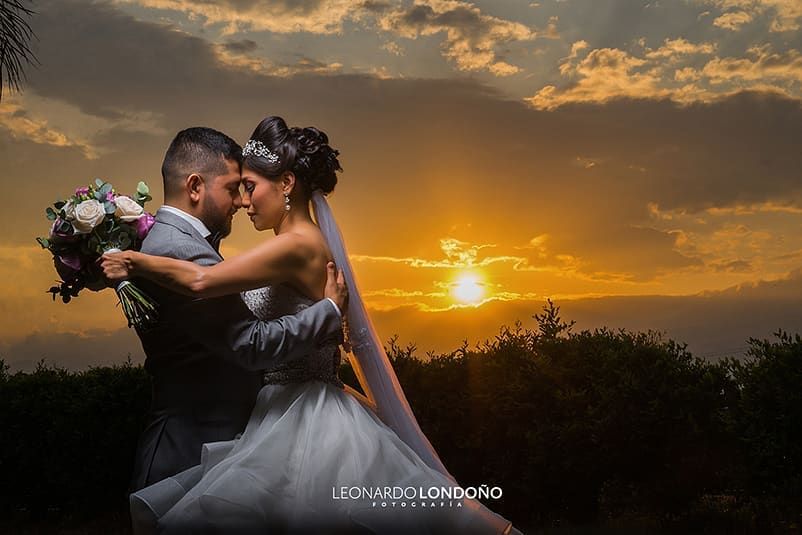 Camerily2018's tweet photo. What's your best wedding photograph ? 
.
#camerily #camera #camerabags #cameragear #dslr #mirrorless #photographer #canon #canonphotography #canon_photos #CanonEOS  #nikon #nikonphotography https://t.co/7A65ANhYHg