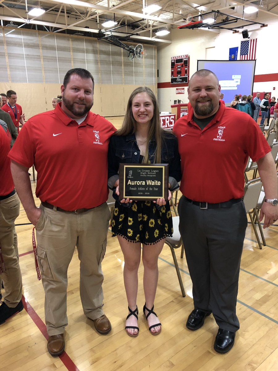 CoachHarney77's tweet photo. Aurora Waite @aurorawaite 
Logan HS Female AOTY
Great night of recognition- back at it tomorrow!

 #HardWorkPaysOff #ThrowsFam 
@CoachAnderson79 https://t.co/y7SNPh3fDv