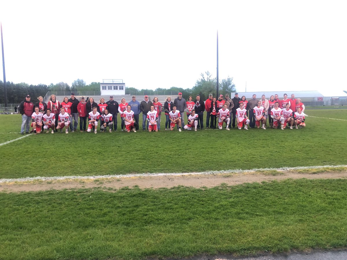 ElksBoysLAX's tweet image. That’s a lot of seniors and even more parents. Thanks boys for all the hard work this season leading the team. You guys rock! #GoElks #ElkPride