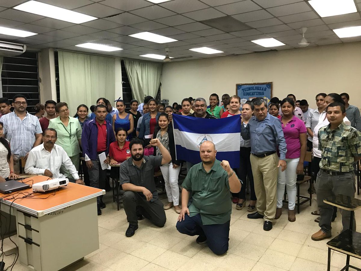 CinematecaNic's tweet photo. El realizador @MarcioVargasA presenta su documental "Nicaragua Guerra contra el Pueblo" en el Centro Regional Universitario de Santiago, Beraguas de la Universidad de Panamá. https://t.co/VDZFmlmb65