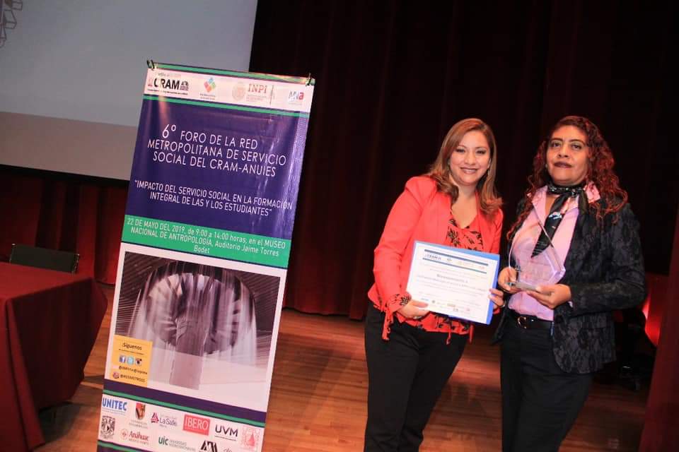 BazCij's tweet photo. ANUIES distinguió a CIJ con el Distintivo DUSS (Distintivo Universitario de Servicio Social)  Fueron galardonadas 10 instituciones, entre 3,000 que existen. Recibe el reconocimiento Miriam Carrillo directora de Prevención. Felicidades @miri_carrillo @CIJ_Adicciones https://t.co/U7HIllIw93