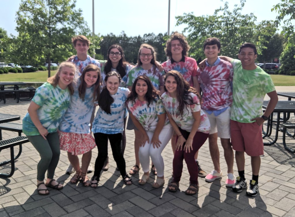 MsQ_CGScience's tweet photo. Had to say "see ya later" to the 1st period AP Chem family today. The bonds formed this year will definitely last a long time with this group - ❤️ you guys #thatsoundsbroken #TheyAreSoTightTheyMightBeCovalentNetwork #sciencerules #CGScience #proudofyou https://t.co/DIC5QBuHtx