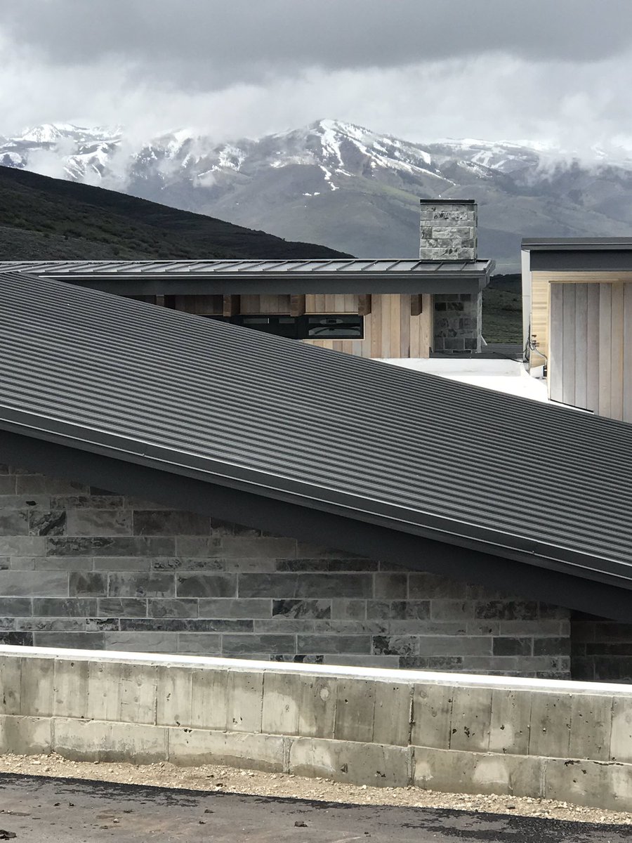 amysagedemik's tweet photo. This massive project is wrapping up! Just a few more weeks and fini! I’ll miss the views and the drive up the most! https://t.co/9cVXQGi4EZ