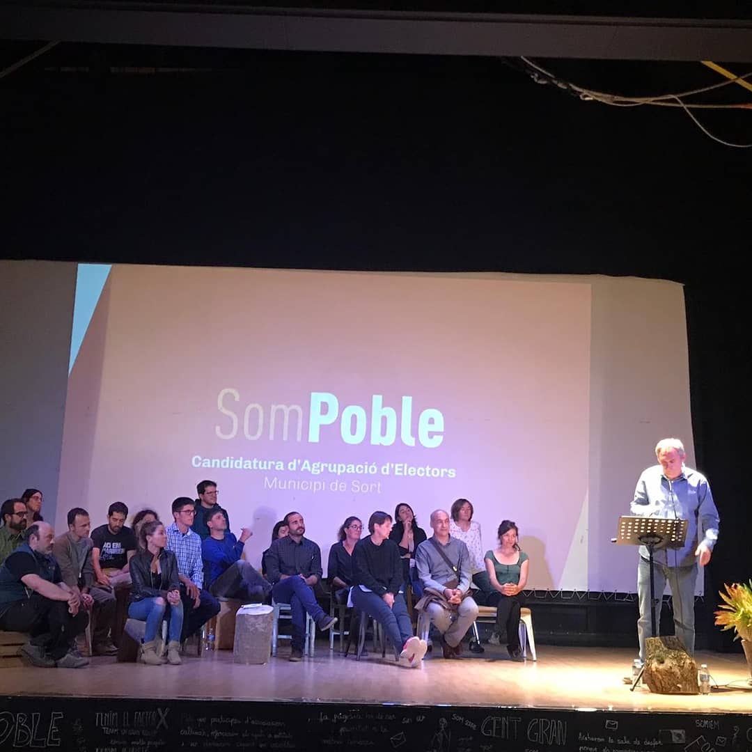 sompoble_sort's tweet photo. Un acte diferent, emotiu i ple d'ilusió. Gràcies a tothom per venir.
Ens agradaria q us sumèssiu al projecte SomPoble. Ja vam dir q som 21 a la llista, però q podríem ser moltíssims més.
#SomPobleSort
#Municipals2019Sort
#Municipals2019
📸 Susanna, Marta i Olga https://t.co/YmMa9QL1SJ