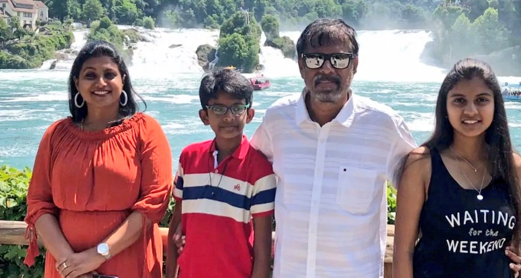 Kollywood Now🍿🎬 on Twitter: "FAMILY FRAMES🖼👪 | Actress #Roja🙆👘 - Director #RKSelvamani🧢👱 and their Kids👦👧.. #Celebrity #ActorsLife #Kollywood #TamilActress #TeluguActress #TamilCinema https://t.co/QLv4jLry0Q" / Twitter