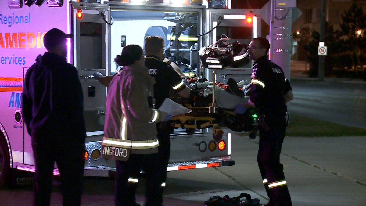 JeremyCohnTV's tweet photo. 12 AM: Two young men stabbed multiple times during a fight in a plaza at Tenth Line &amp; Thomas Street in #Mississauga. Both victims transported to trauma centre by @Peel_Paramedics with serious injuries. https://t.co/QsrGpT66Vz
