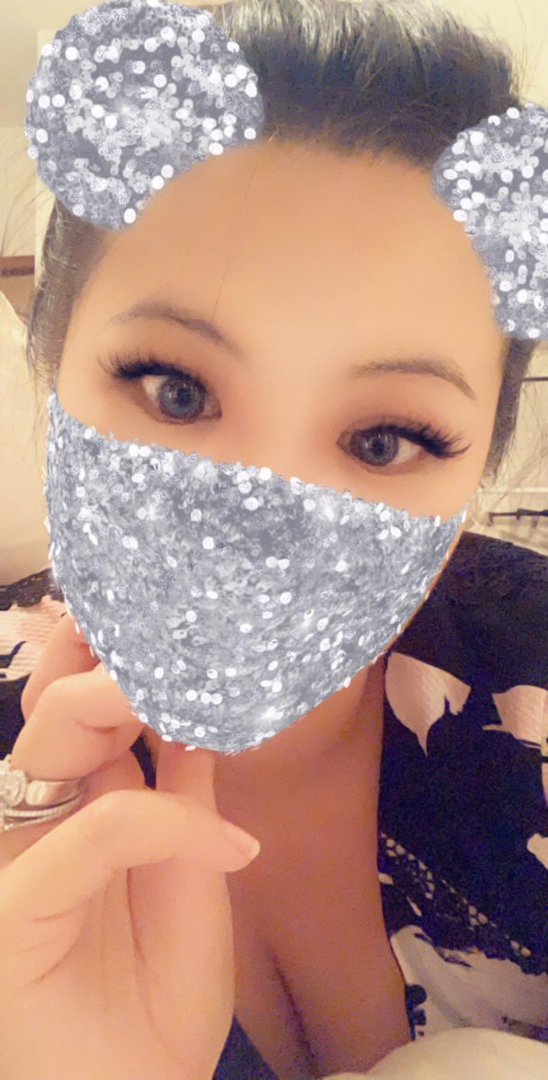 ladyleet's tweet photo. Welp, downloaded Snapchat again to check out filters.
git blame @benlesh who blames @stephenfluin. #sobenlesh https://t.co/qCmyYR5wyk