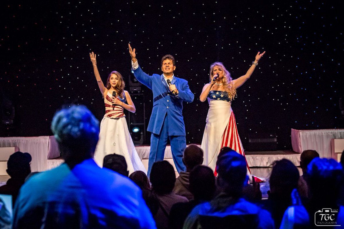 TGCPhoto's tweet photo. Nov 2017 - a rousing cheer for this great country at the @Mag7show.

#ThrowbackThursday 
#ExploreBranson https://t.co/TWUdXRKSpR