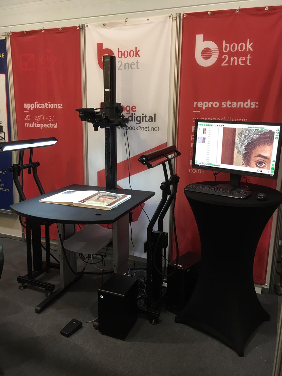 Book2netFrance's tweet photo. Pologne : Nous sommes installés à #Lodz avec notre stand Repro #X71 personnalisé pour l'#exposition de films, vidéos et photos de cette année à @TargiLodzkie 📚📸🎥🇵🇱
Zapraszamy !
#Book2Net https://t.co/BJMu5XZeLo
