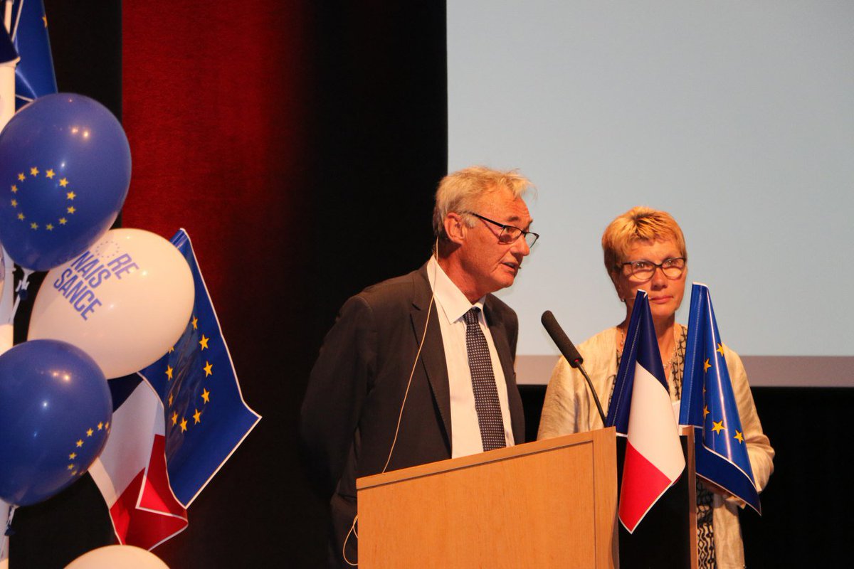 Renaissance_d22's tweet image. Des discours de fond et de conviction, une salle souvent debout... Merci à toutes celles et ceux qui ont permis le beau succès populaire de notre réunion départementale: notre référent @DominiqueLebai1, @TristanBrehier avec les @JeunesMacron22, et les colistiers @Renaissance_UE !