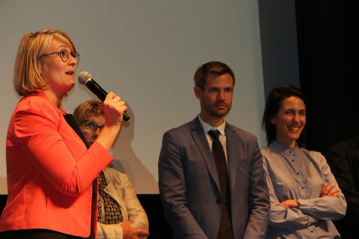 Renaissance_d22's tweet image. Des discours de fond et de conviction, une salle souvent debout... Merci à toutes celles et ceux qui ont permis le beau succès populaire de notre réunion départementale: notre référent @DominiqueLebai1, @TristanBrehier avec les @JeunesMacron22, et les colistiers @Renaissance_UE !