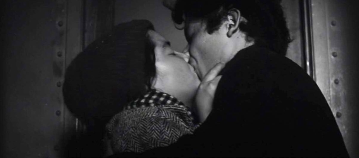 燦々 赤い殺意 もあったわwwwこっちもガッツリだったわwまあうんあるよねwww 相手は春川ますみ キスの日 赤い殺意 露口茂 T Co X6qerkqqoo Twitter