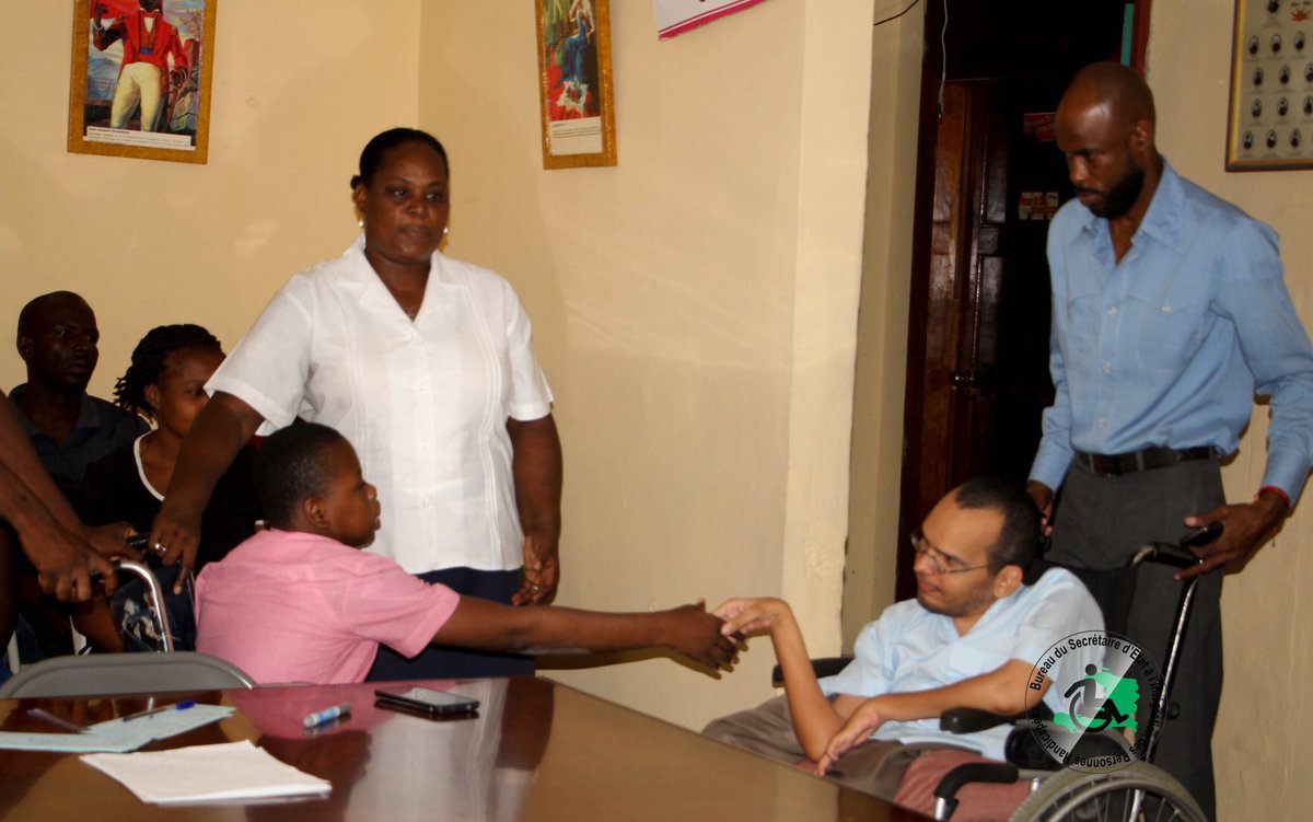 BSEIPH's tweet photo. Le #BSEIPH poursuit ses actions pour accompagner les élèves en situation de handicap. Une Subvention a été allouée à l'Ecole Foyer d'Amour d'Haïti pour pour couvrir les frais scolaires de 40 parmi les élèves accueillis par l'institution. https://t.co/jpoFAMvPpi