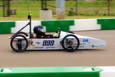 Here’s 6th grader Payde zooming to the finishline at Grissom. We sure are going to miss our 8th graders who are moving on to the high school! Hopefully we will get to see a new team created &amp; watch them get to compete at the high school level! #cougarstrongracing #STEM #gpusa