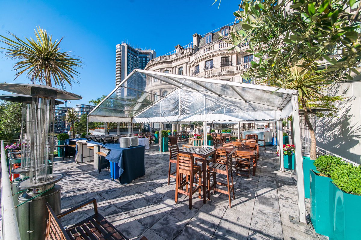 InsideUVL's tweet photo. Summer never looked so good with a BBQ on the terrace! @4hamiltonplace #summersetup #summerentertaining #uniqueentertainment #roofterrace
 
@ferlapaolo  @BlueStrawberry_. @AeroSociety https://t.co/gaxXcREYv7