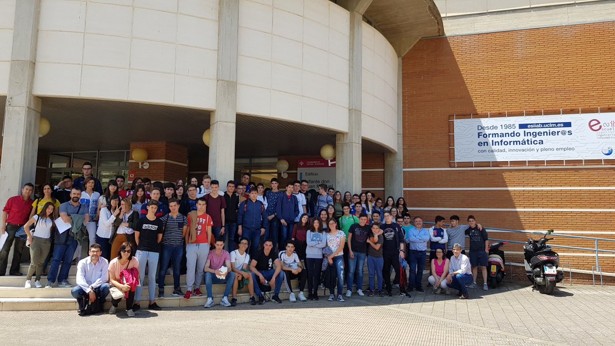 esiiab's tweet photo. @uclm_es Gracias a los IESs Virrey Morcillo, Octavio Cuartero y Cencibel de #Villarrobledo por venir a disfrutar de #ScratchDay2019 en @esiiab @uclm_es https://t.co/Q9dpCekcDo