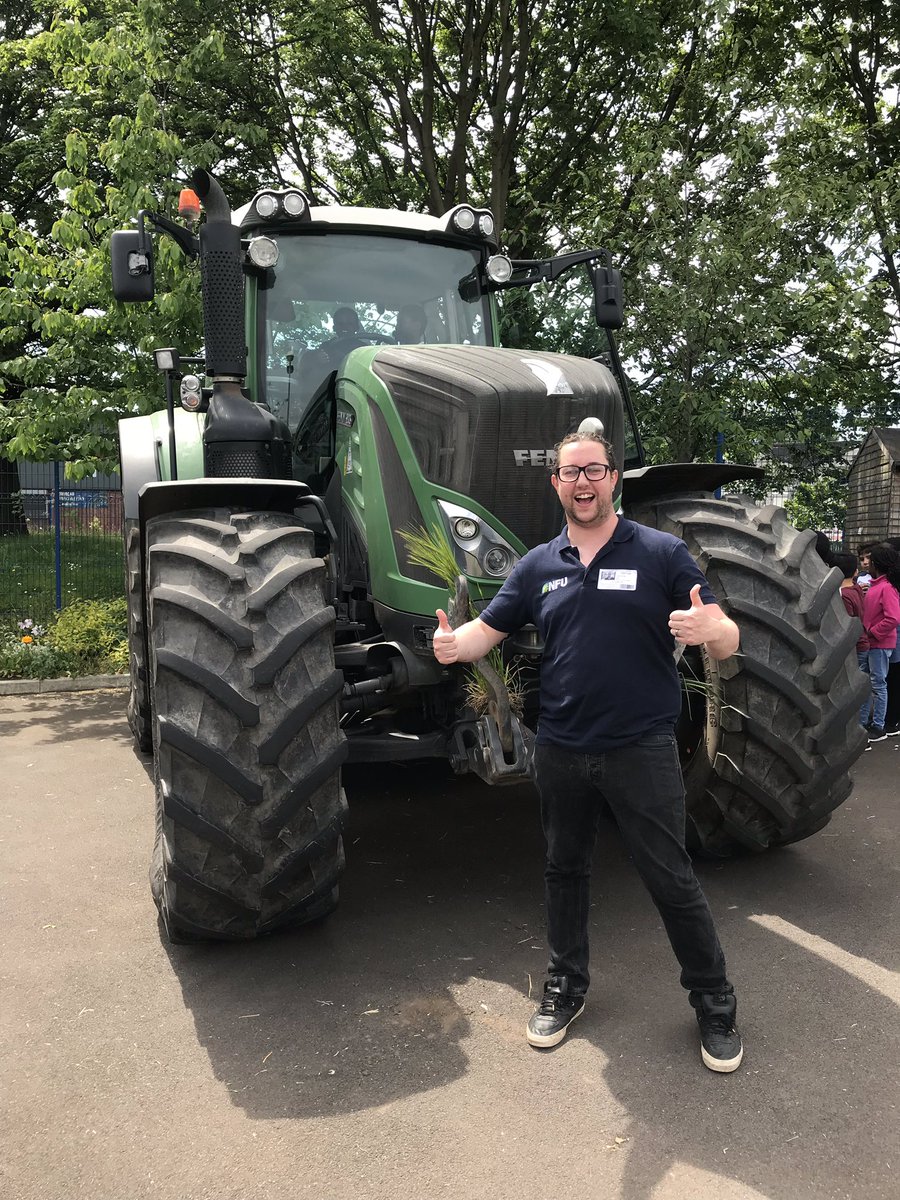 I’m in Manchester  city centre with  <a href="/jfpayne/">Josh Payne</a> on tour with <a href="/NFUEducation/">NFU Education</a> at <a href="/ArmitagePrimary/">Armitage Primary</a> having their own county show thanks to @primaryfoodtech 👍🏻#farmitage