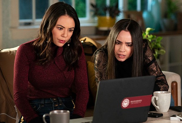 TVLine's tweet image. #PLL: #ThePerfectionists Poll: The Season 1 finale earned an average grade of "B+" — read post mortem and weigh in: tvline.com/2019/05/22/pre…