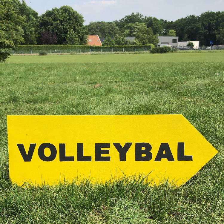 SMILE! It’s almost weekend! 😁 De opbouw van het 52e Horster Volleybaltoernooi is begonnen. Het belooft een zonnig weekendje te worden dus we gaan er tegenaan!💪 Info: hovoc.nl/activiteiten/h…
#horstervolleybaltoernooi #hovoc #volleybal #horst