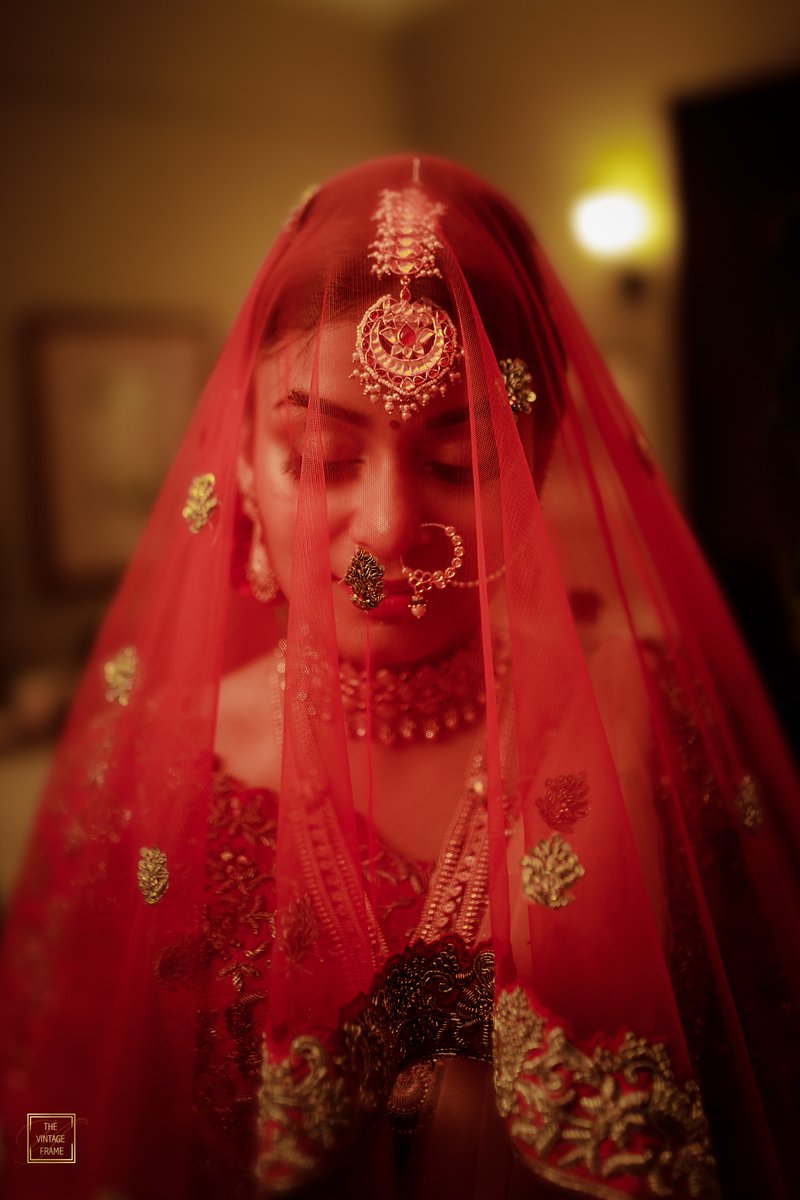 FrameVintage's tweet photo. the grandeur and royal opulence of love that is meant to be forever🥰🥰🥰🥰
#bride #weddings #weddinghour https://t.co/ofM0U2sY0T