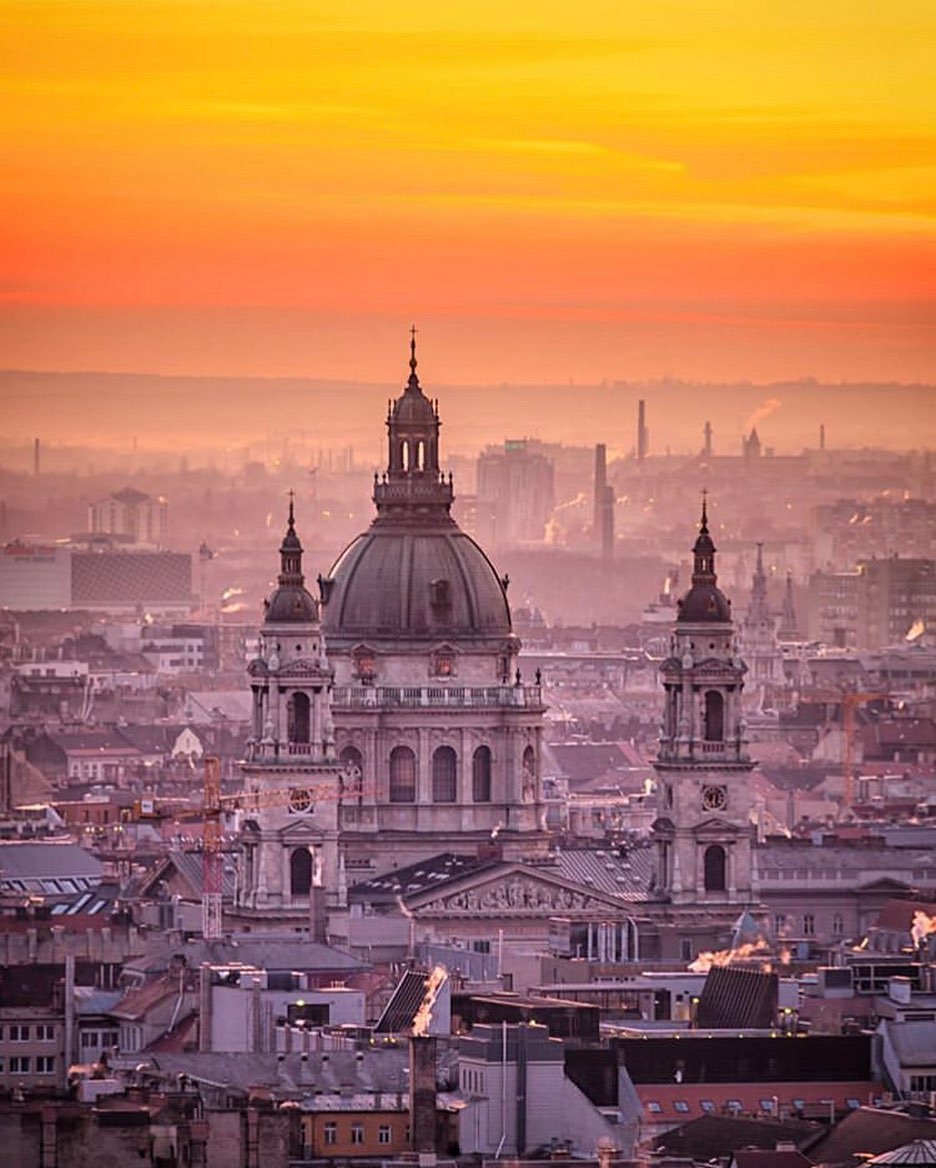 budafest2019's tweet photo. Red sky at night 🌅😍 https://t.co/emtdMuI4RN