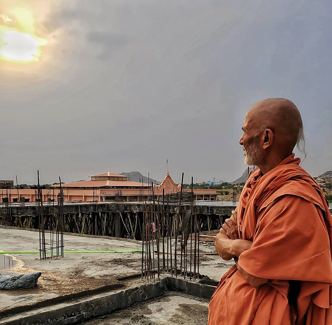 gurukul_org's tweet photo. Pujya Swami visit to Gurukul Jadcherla 23 May, 2019 New Hostel building Construction status
#gurukul #gurukul_org #internationalschools #swaminarayangurukul #swaminarayan #construction #indianaconstruction #sunsetindia #rajkotgurukul #indiaschools https://t.co/ONhkkwDpmO