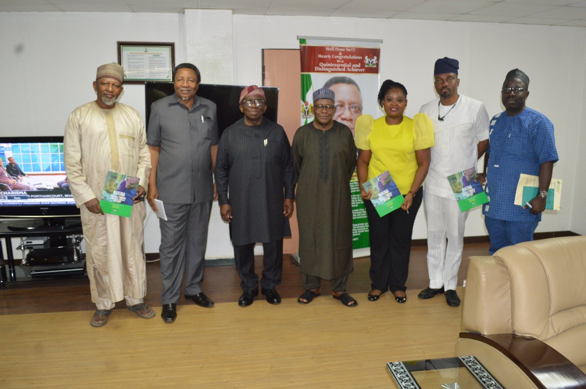 Professor Emmanuel Otolorin, a Board member, Society for Quality In Healthcare in Nigeria, led other members of the society on a courtesy call to my office today. We discussed how the organisation could partner with the FMoH on quality assurance in THIs & BHCPF @huwegov. #sqhn