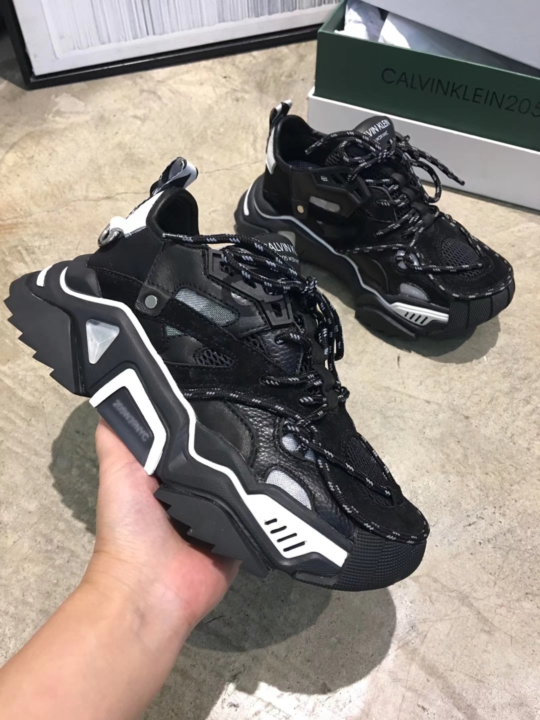 Calvin Klein 205w39nyc strike EU44 www.butiuae