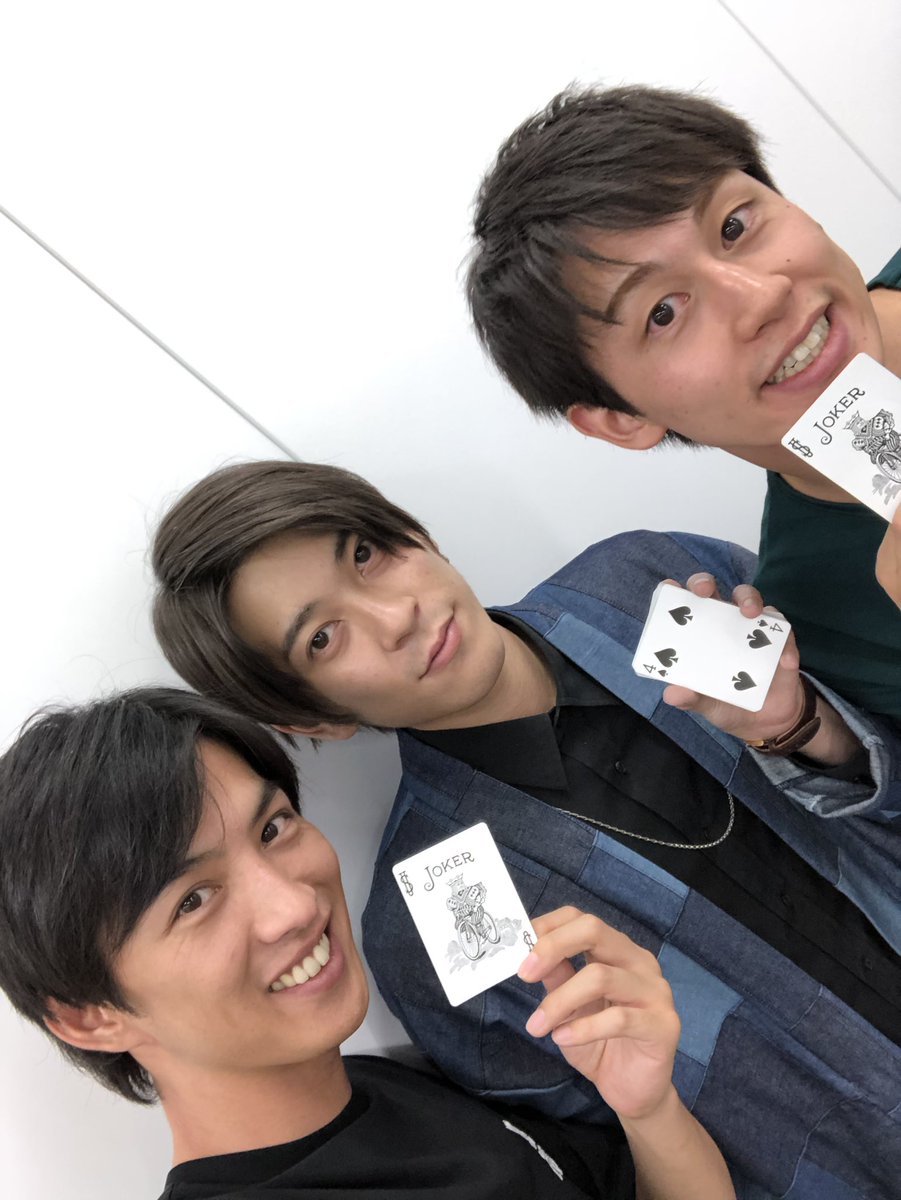 yuusuke_10_23's tweet photo. 生きてます！
先程のshowroomご視聴ありがとうございました！
次はマジックさせて貰えるかな？w

そして少しでもちゃんと更新していけるよう頑張りますw https://t.co/5iQQ1DE2Hd