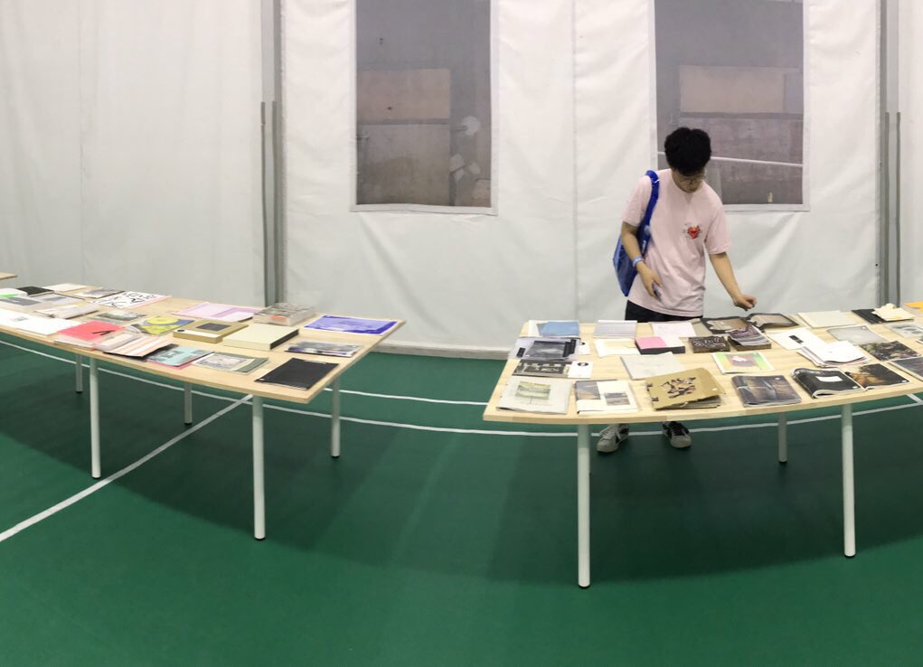 Yichr0000P's tweet photo. #japanfocuslibrary の記録。#shanghaiartbookfair
アプリで開くと周囲が確認できます。
https://t.co/I2YFwMTsQr https://t.co/tMtm858scY