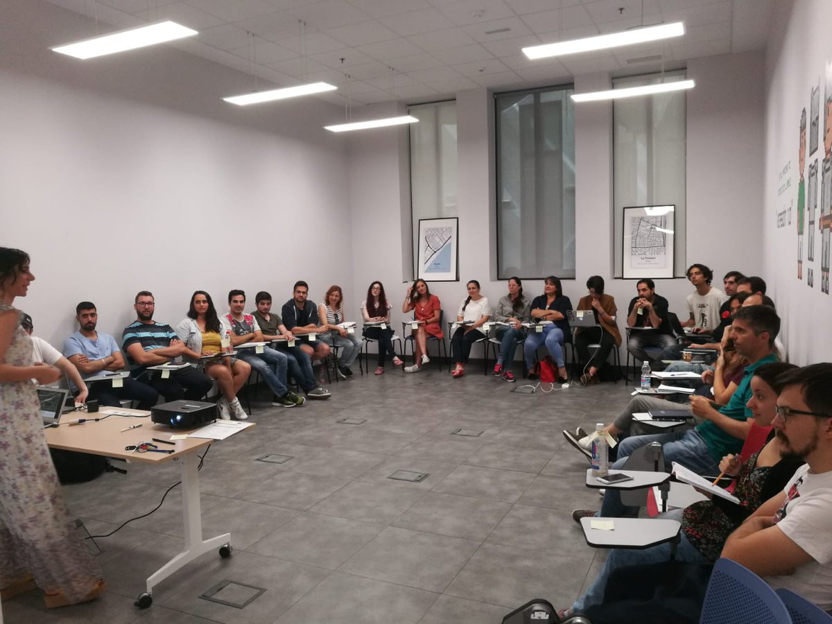 PoloDigitalMLG's tweet photo. ¡#Emprendedores en escucha activa! 👂👁️
#voiceover con gran atención a lo que nos cuenta @belentorregrosa sobre #storytelling en el taller del  @G2WMalaga @eoi @eoiemprende https://t.co/nzYvUkLAoH