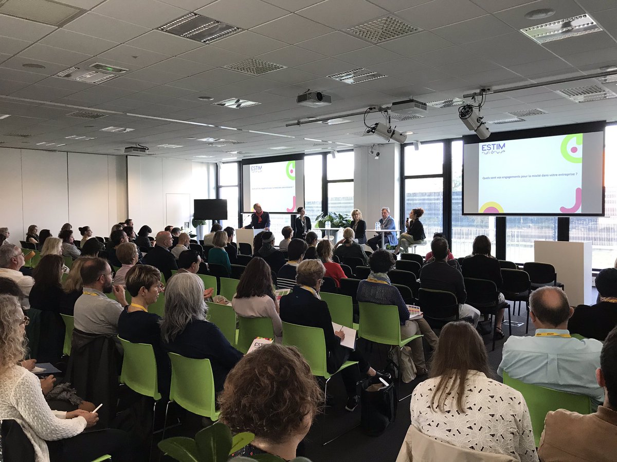 [event] On parle #mixité dans l’entreprise et métiers du #numérique toute la journée chez <a href="/Technicolor/">Technicolor Group</a> #rennes. Fiers de soutenir cette riche journée avec pour 1 fois beaucoup de femmes dans le public et quelques hommes 😉👍