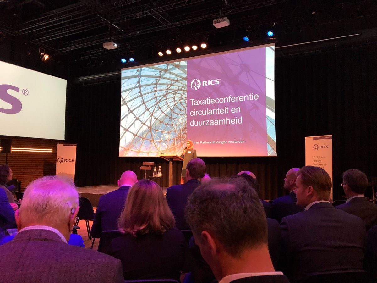 Altum_AI's tweet photo. Gisteren was @Altum_AI aanwezig op de #RICS taxatieconferentie. Dit jaar stond de conferentie in het teken van #circulariteit en #duurzaamheid.

Een interessante middag, waarbij o.a. #DiederikSamsom als spreker aanwezig was. https://t.co/iF0prdZKvm