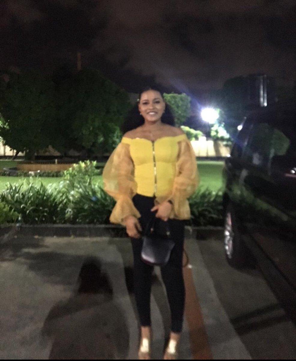 iiv_lyn's tweet photo. @OgbeniDipo My Name is Evelyn and I tailor beautiful women wear . 
I have this lovely blouse available in all sizes and choice colors.
Price : N4,500

Kindly dm me or @IvyEugene_ to order it .
#MSMEThursdayWithDipo https://t.co/QPaabuRYvW