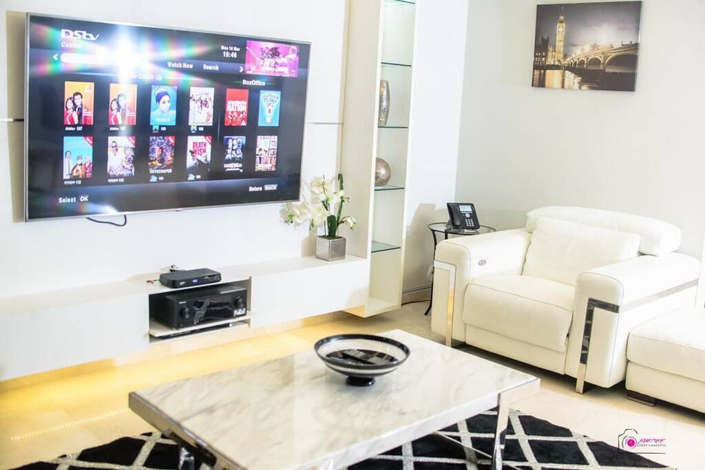 WinnieHostnHome's tweet photo. @OgbeniDipo HOTEL? NO
APARTMENT? YES!!! 

Apartments are better ☺️☺️

We provide you super amazing short stay apartments in Lagos/Abuja. 24hrs electricity,WiFi,security and KITCHEN as well. We have from 1-5 bedrooms. Kindly follow us @WinnieHostnHome for more details! #MSMEThursdayWithDipo https://t.co/XFI4lwbR0J