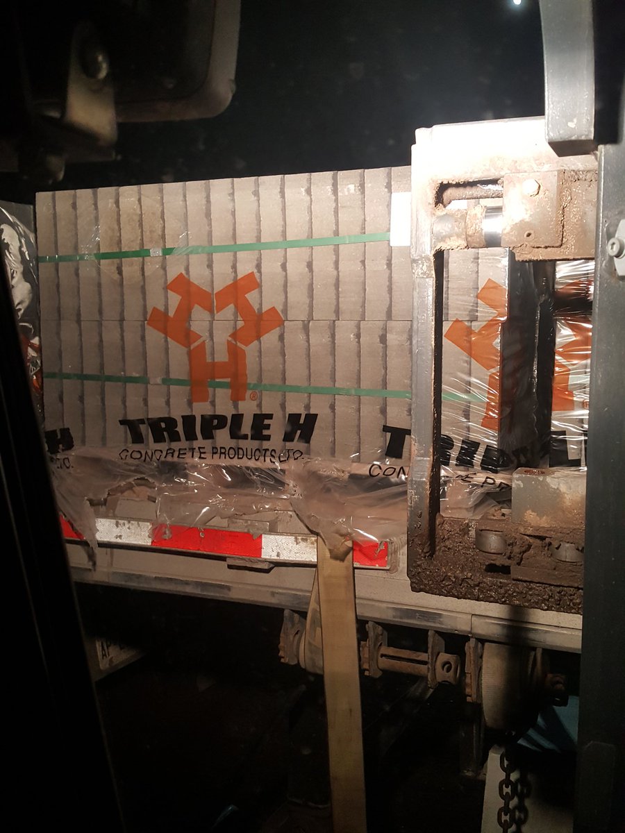 albie6367's tweet photo. Another truck loaded before 330 a.m ! Giddy up !! https://t.co/fkWVKXydHV